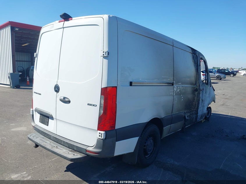 2023 Mercedes-benz VIN W1Y70BGY8PT125418 IAAI salvage auction — ENGINE BURN, Salvage Title, sold $250 on 2026-07-14 (photo 4)