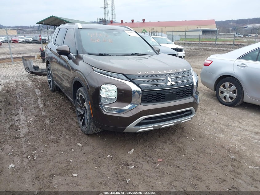2022 Mitsubishi Outlander VIN JA4J4VA83NZ084628 IAAI salvage auction — REAR END, Salvage Title, sold $6,300 on 2026-08-01 (photo 1)