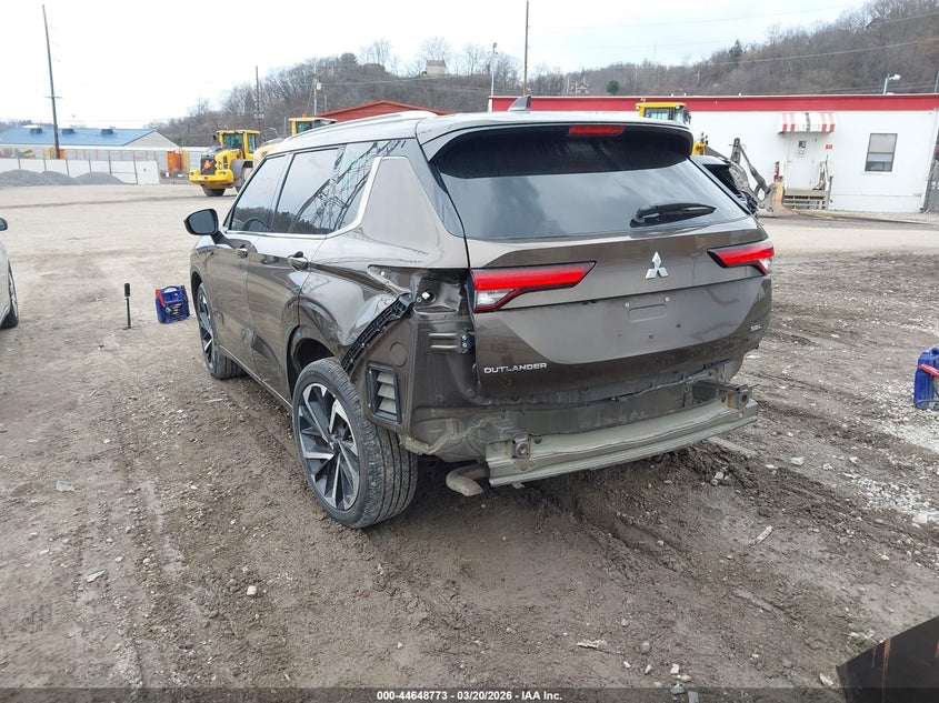 2022 Mitsubishi Outlander VIN JA4J4VA83NZ084628 IAAI salvage auction — REAR END, Salvage Title, sold $6,300 on 2026-08-01 (photo 3)