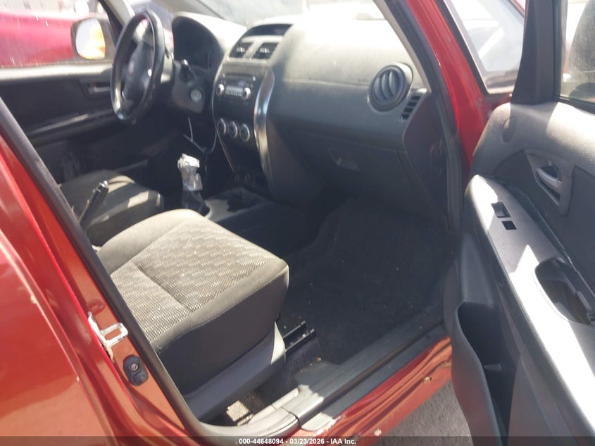 2008 Suzuki Sx4 VIN JS2YB413285110579 IAAI salvage auction — RIGHT SIDE, Salvage (California), sold $125 on 2026-09-16 (photo 5)