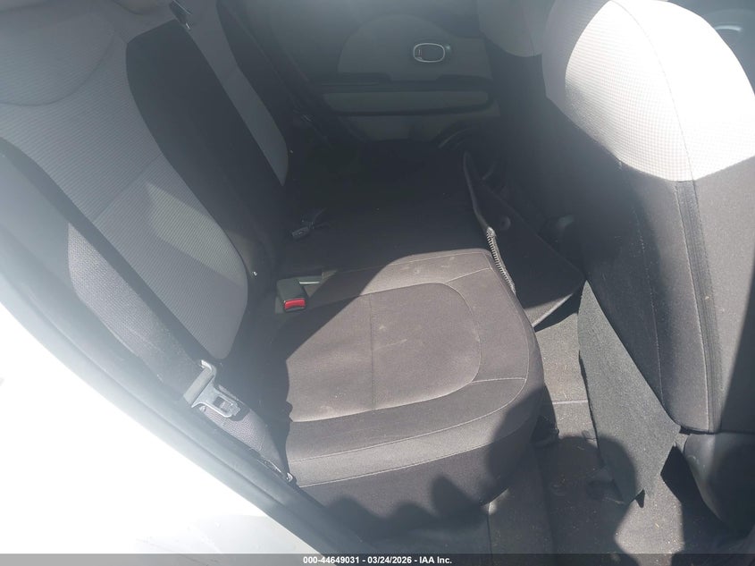 2019 Kia Soul VIN KNDJN2A27K7915648 IAAI salvage auction — STORM DAMAGE, Salvage (Massachusetts), sold $1,950 on 2026-07-07 (photo 8)