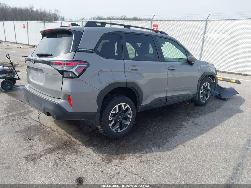 2025 Subaru Forester VIN JF2SLDDC1SH463671 IAAI salvage auction — FRONT END, Salvage (Indiana), sold $6,025 on 2026-07-16 (photo 4)