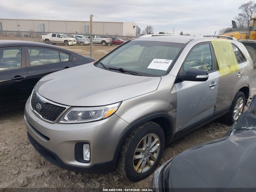 2014 Kia Sorento VIN 5XYKT3A67EG447950 IAAI salvage auction — THEFT, Salvage Title, sold $850 on 2026-07-18 (photo 2)