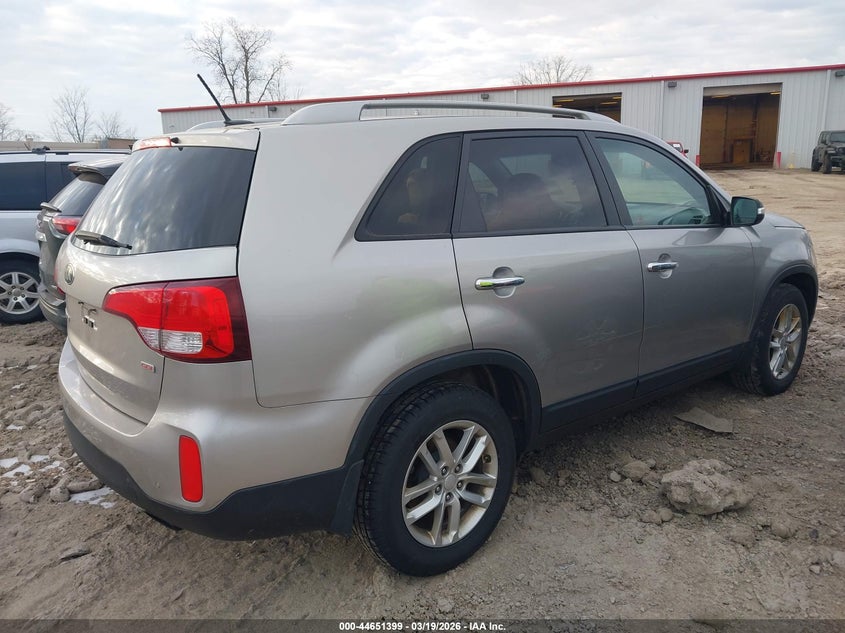 2014 Kia Sorento VIN 5XYKT3A67EG447950 IAAI salvage auction — THEFT, Salvage Title, sold $850 on 2026-07-18 (photo 4)