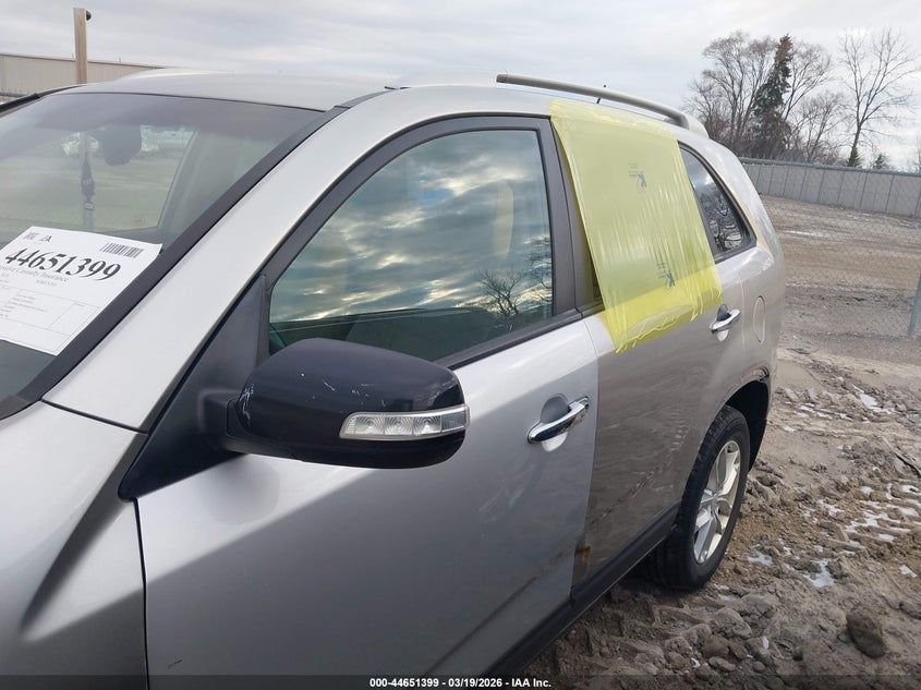 2014 Kia Sorento VIN 5XYKT3A67EG447950 IAAI salvage auction — THEFT, Salvage Title, sold $850 on 2026-07-18 (photo 6)