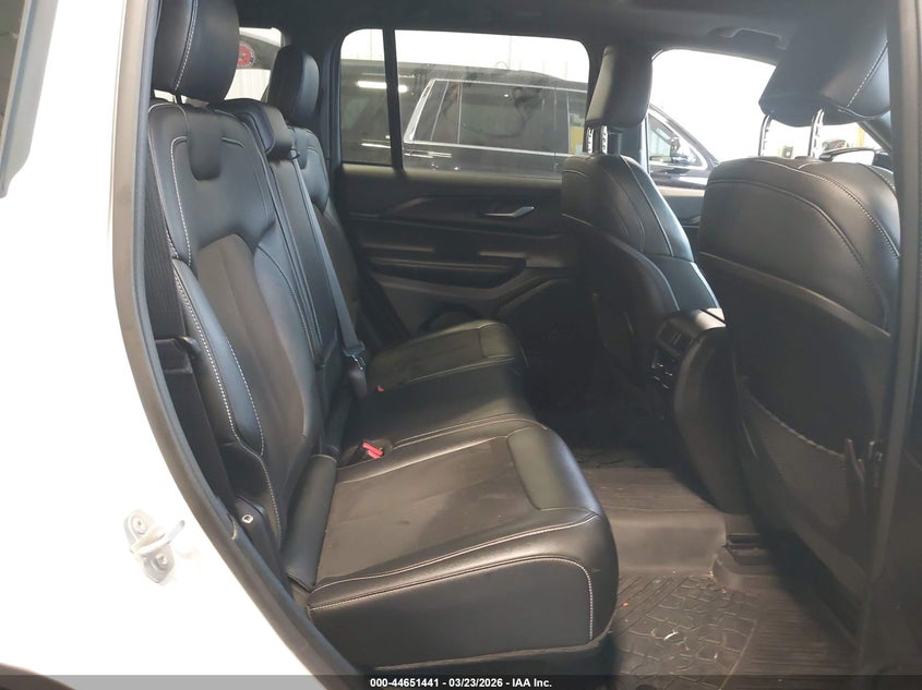 2023 Jeep Grand cherokee VIN 1C4RJHAG0PC641723 IAAI salvage auction — THEFT, Wait Title, sold $19,600 on 2026-07-29 (photo 8)
