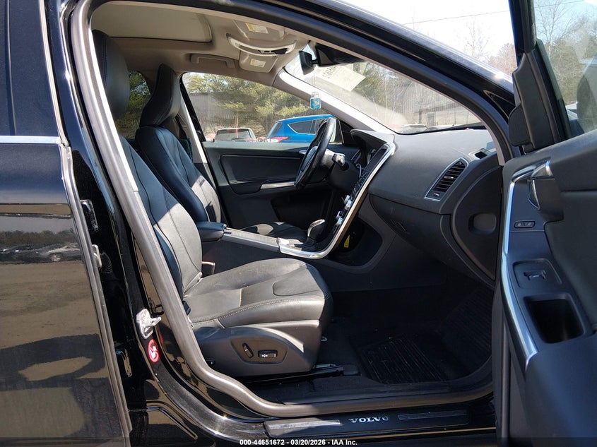 2016 Volvo Xc60 VIN YV4612RK8G2794362 IAAI salvage auction — FRONT END, Salvage Title, sold $1,200 on 2026-08-02 (photo 5)