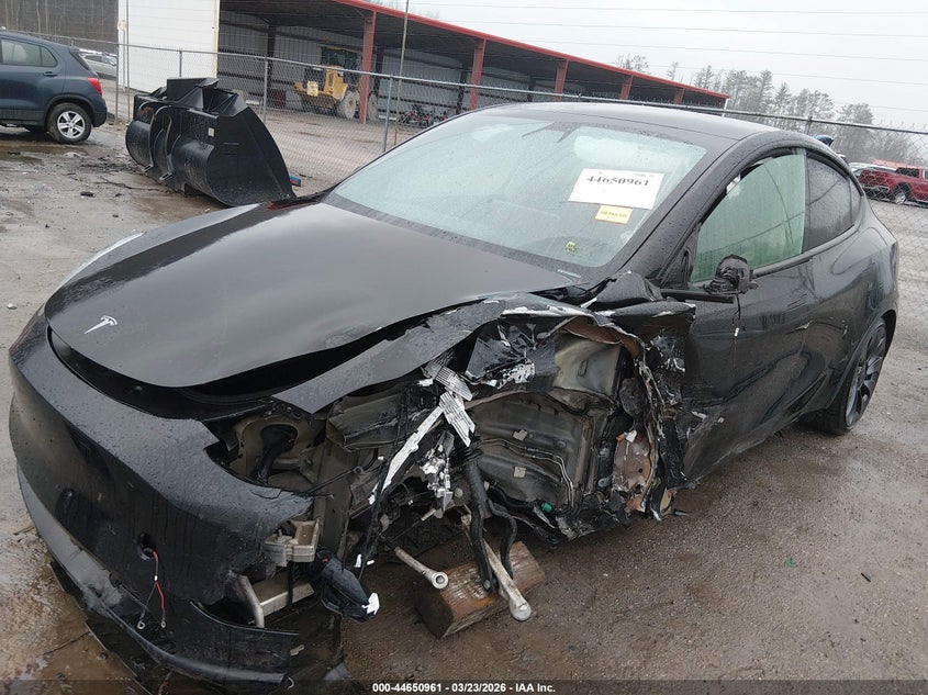 2021 Tesla Model y VIN 5YJYGDEF4MF076153 IAAI salvage auction — SIDE, Salvage (West Virginia), sold $6,650 on 2026-07-16 (photo 2)