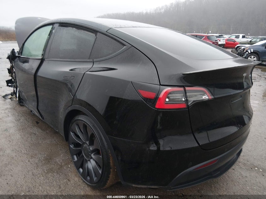 2021 Tesla Model y VIN 5YJYGDEF4MF076153 IAAI salvage auction — SIDE, Salvage (West Virginia), sold $6,650 on 2026-07-16 (photo 3)