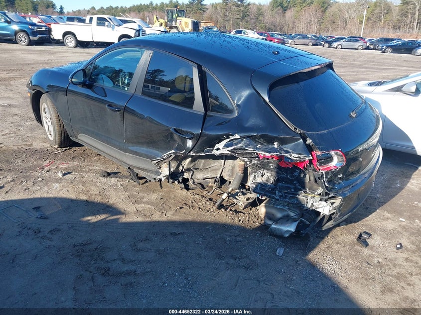 2018 Porsche Macan VIN WP1AA2A5XJLB02850 IAAI salvage auction — REAR END, Wait Title, sold $50 on 2026-07-24 (photo 3)