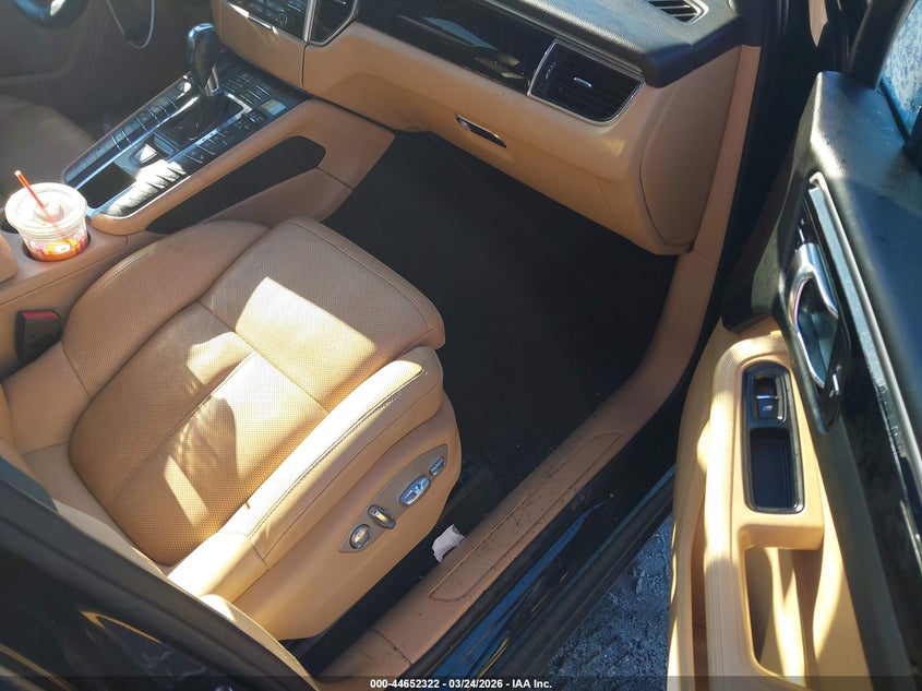 2018 Porsche Macan VIN WP1AA2A5XJLB02850 IAAI salvage auction — REAR END, Wait Title, sold $50 on 2026-07-24 (photo 5)