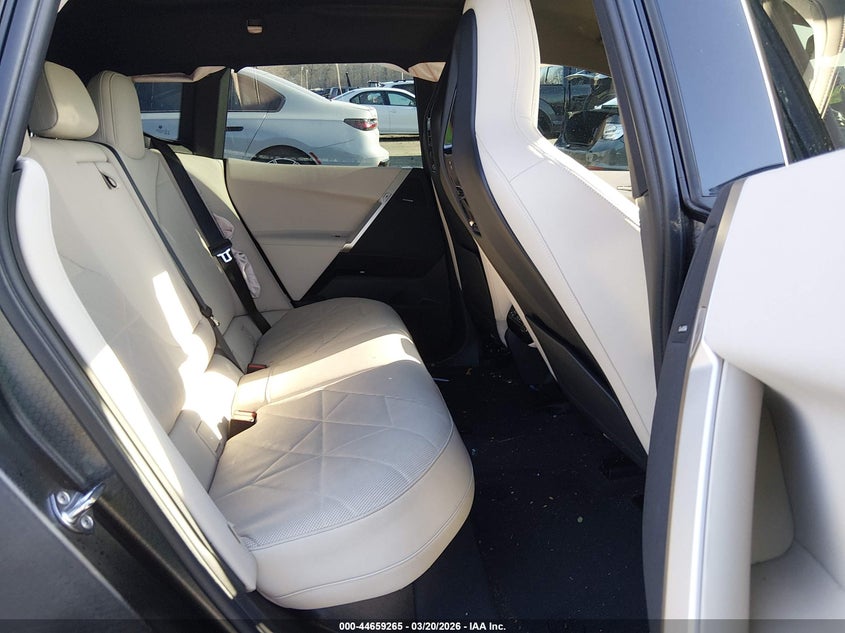 2024 BMW Ix VIN WB523CF09RCR00346 IAAI salvage auction — SIDE, Salvage Title, sold $16,400 on 2026-07-30 (photo 8)