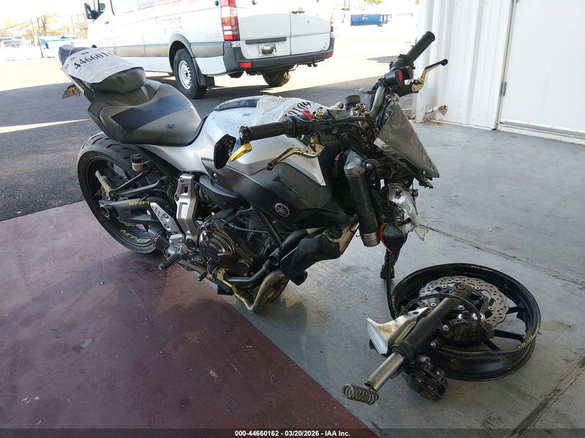 2017 Yamaha Fz VIN JYARM06E5HA011866 IAAI salvage auction — FRONT END, Salvage Title, sold $1,250 on 2026-07-08 (photo 1)