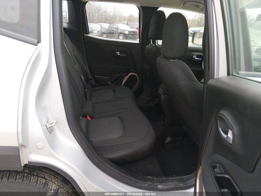 2017 Jeep Renegade VIN ZACCJAAB7HPE92533 IAAI salvage auction — RIGHT FRONT, Salvage Title, sold $225 on 2026-07-28 (photo 8)