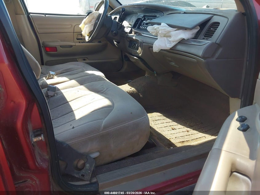 2000 Ford Crown victoria VIN 2FAFP73W2YX105897 IAAI salvage auction — FRONT & REAR, Salvage (Mississippi), sold $175 on 2026-07-08 (photo 5)