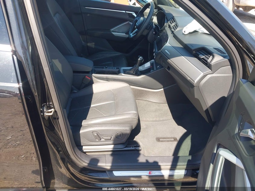 2021 Audi Q3 VIN WA1DECF31M1068775 IAAI salvage auction — FRONT END, Salvage Title, sold $7,775 on 2026-07-29 (photo 5)