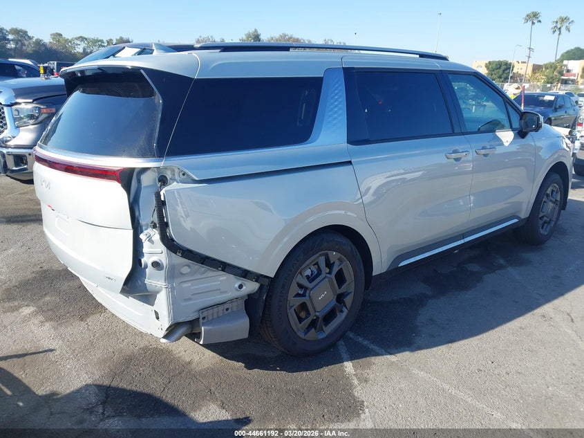 2026 Kia Carnival VIN KNDNE5KAXT6124367 IAAI salvage auction — REAR END, Salvage Title, sold $16,500 on 2026-07-23 (photo 4)