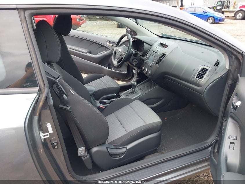 2016 Kia Forte VIN KNAFX6A80G5658151 IAAI salvage auction — FRONT END, Clear (Hawaii), sold $500 on 2026-07-14 (photo 5)