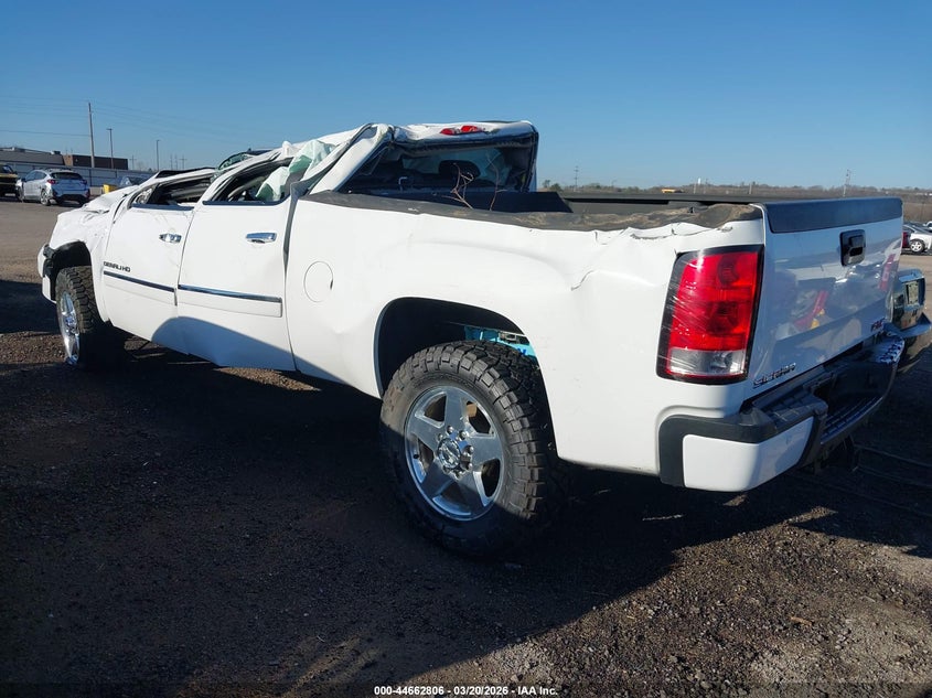 2013 Gmc SIERRA VIN 1GT125E88DF196640 IAAI salvage auction — ROLLOVER, Junk (Oklahoma), sold $1,750 on 2026-07-18 (photo 3)