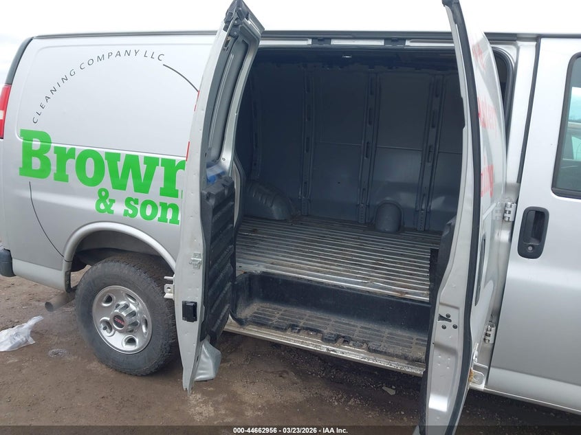 2018 Gmc Savana VIN 1GTW7AFG0J1314193 IAAI salvage auction — SIDE, Clear (Michigan), sold $2,800 on 2026-07-09 (photo 8)