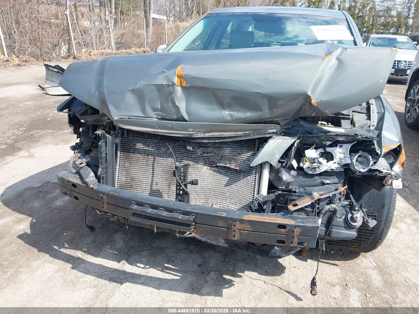 2007 Hyundai Azera VIN KMHFC46F77A189363 IAAI salvage auction — FRONT END, Salvage (Rhode Island), sold $25 on 2026-07-28 (photo 6)