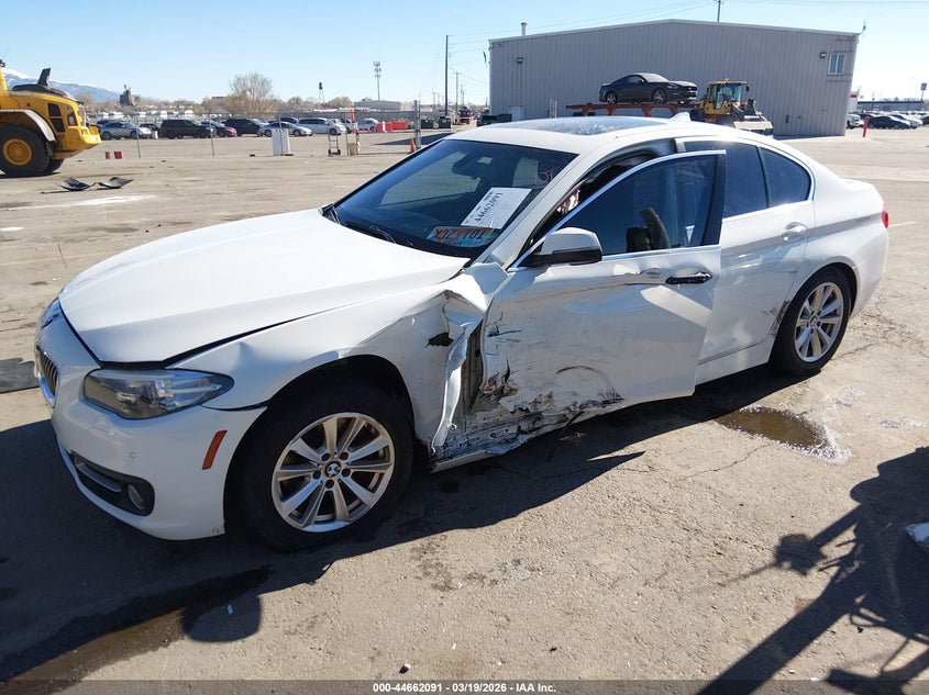 2015 BMW 5er VIN WBA5A5C5XFD513603 IAAI salvage auction — SIDE, Salvage Title, sold $400 on 2026-07-23 (photo 2)