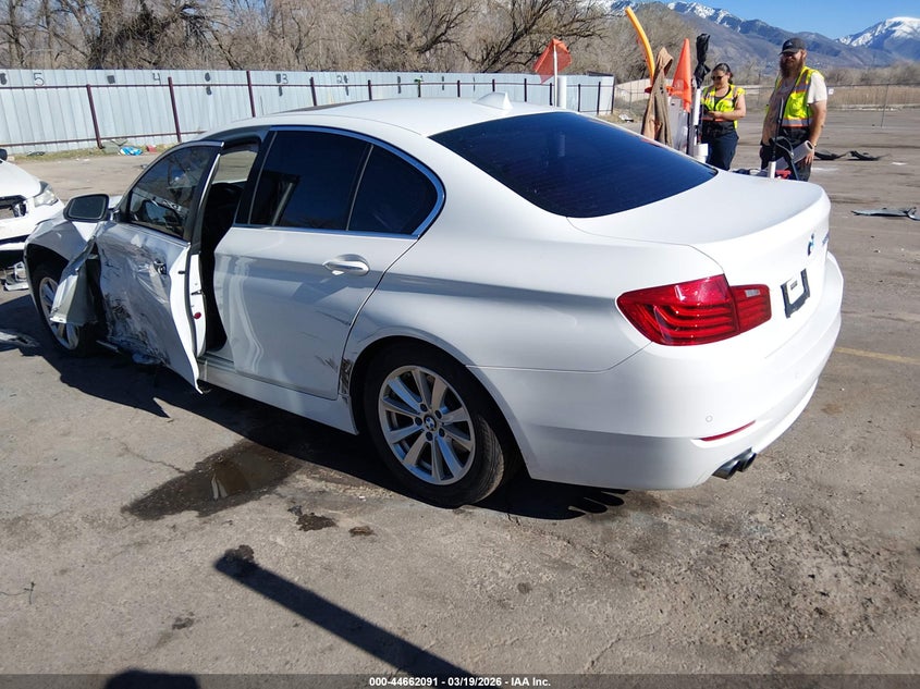 2015 BMW 5er VIN WBA5A5C5XFD513603 IAAI salvage auction — SIDE, Salvage Title, sold $400 on 2026-07-23 (photo 3)