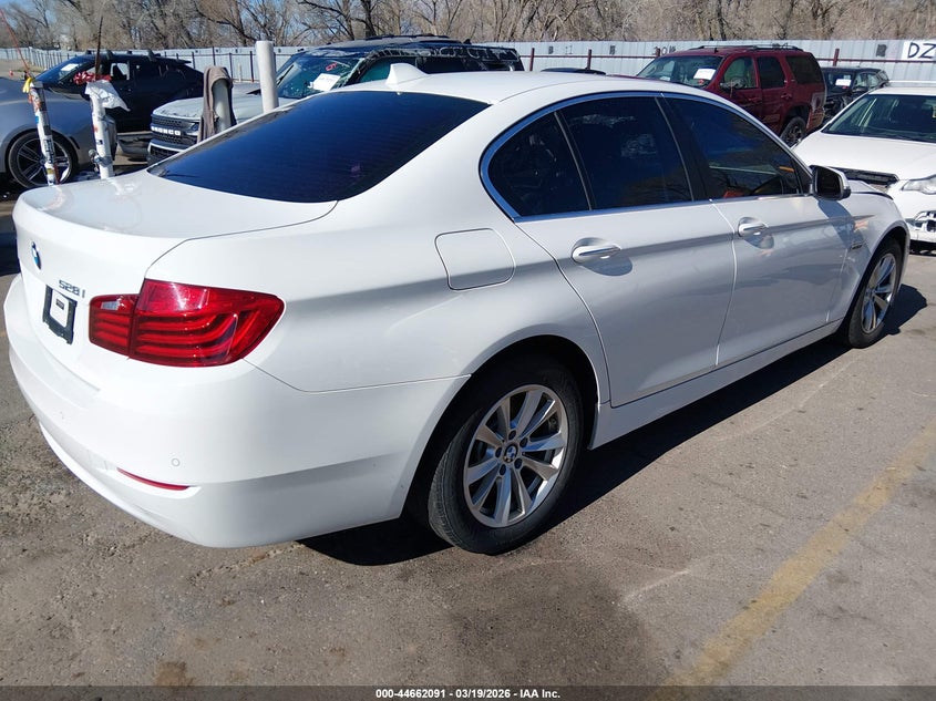 2015 BMW 5er VIN WBA5A5C5XFD513603 IAAI salvage auction — SIDE, Salvage Title, sold $400 on 2026-07-23 (photo 4)