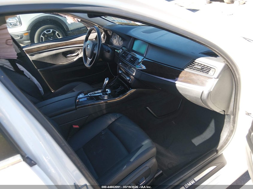 2015 BMW 5er VIN WBA5A5C5XFD513603 IAAI salvage auction — SIDE, Salvage Title, sold $400 on 2026-07-23 (photo 5)