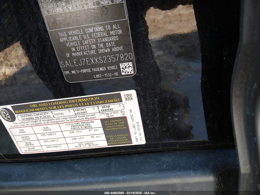 2025 Land rover Defender VIN SALEJ7EXXS2357820 IAAI salvage auction — SIDE, Clear Claim Paid (Wisconsin), sold $37,375 on 2026-07-22 (photo 9)