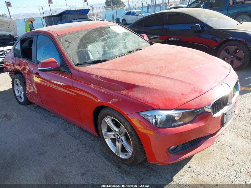 2014 BMW 3er VIN WBA3C1C54EK109569 IAAI salvage auction — LEFT & RIGHT, Salvage Title, sold $1,325 on 2026-07-22 (photo 1)