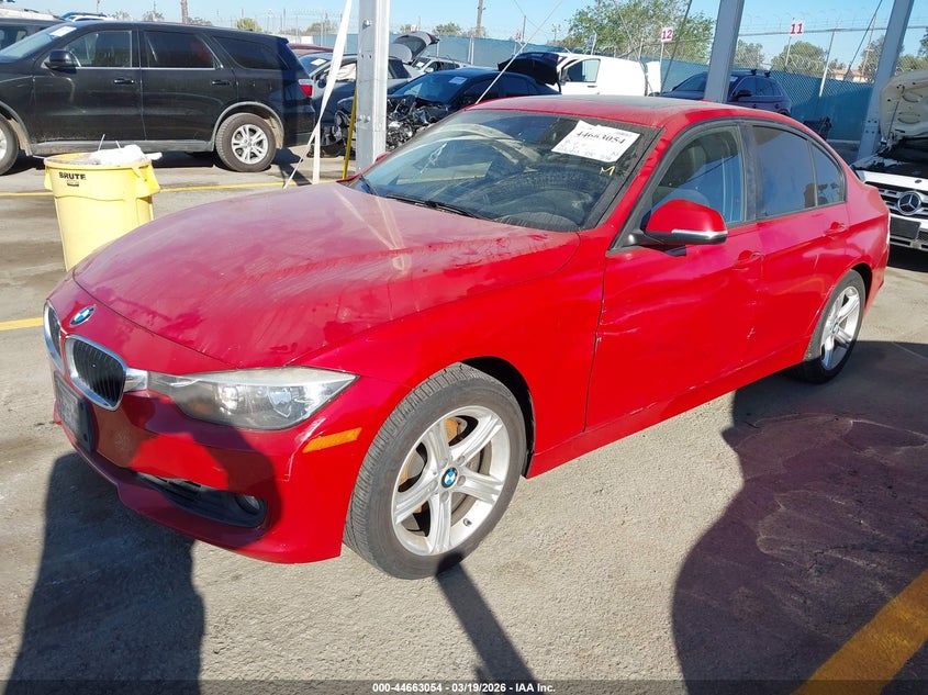 2014 BMW 3er VIN WBA3C1C54EK109569 IAAI salvage auction — LEFT & RIGHT, Salvage Title, sold $1,325 on 2026-07-22 (photo 2)