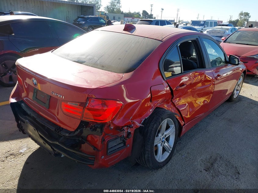 2014 BMW 3er VIN WBA3C1C54EK109569 IAAI salvage auction — LEFT & RIGHT, Salvage Title, sold $1,325 on 2026-07-22 (photo 4)