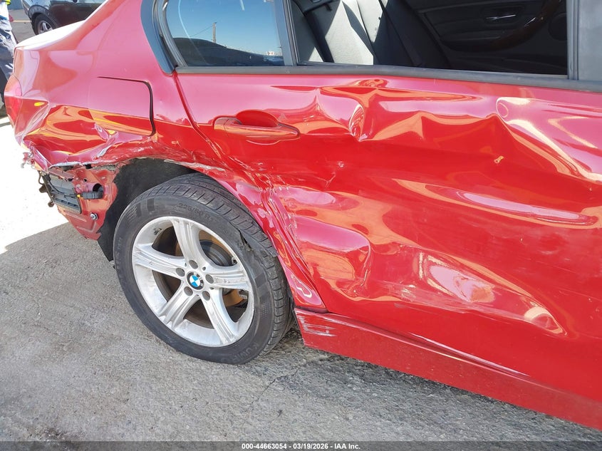 2014 BMW 3er VIN WBA3C1C54EK109569 IAAI salvage auction — LEFT & RIGHT, Salvage Title, sold $1,325 on 2026-07-22 (photo 6)