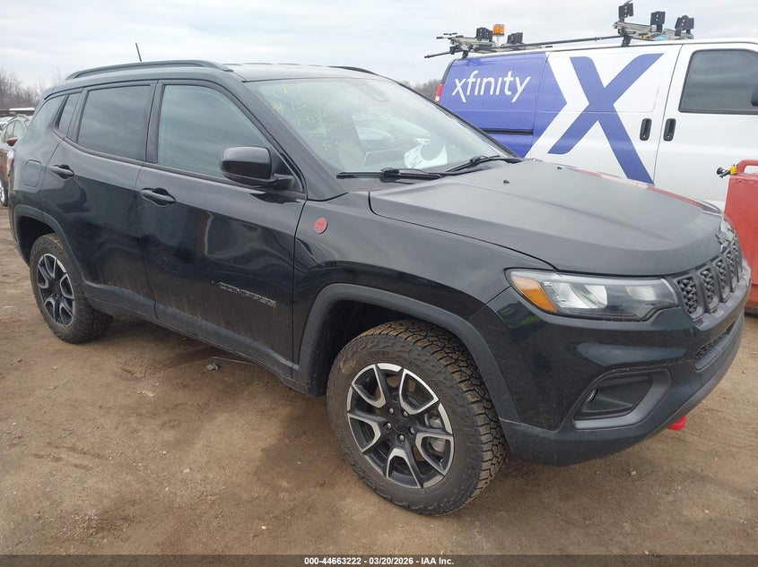 2024 Jeep Compass VIN 3C4NJDDN9RT101635 IAAI salvage auction — LEFT SIDE, Clear (Michigan), sold $8,150 on 2026-07-30 (photo 1)