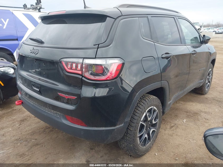 2024 Jeep Compass VIN 3C4NJDDN9RT101635 IAAI salvage auction — LEFT SIDE, Clear (Michigan), sold $8,150 on 2026-07-30 (photo 4)