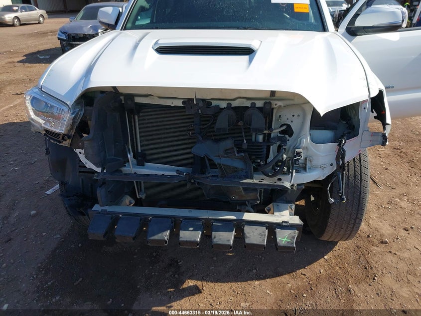 2019 Toyota Tacoma VIN 5TFAZ5CN1KX075444 IAAI salvage auction — FRONT END, Salvage Title, sold $10,250 on 2026-07-29 (photo 6)