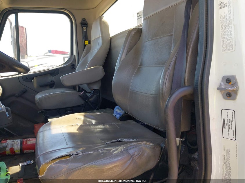 2015 Freightliner M2 106 VIN 3ALKCYCY7FDGL1688 IAAI salvage auction — SIDE, Clear (Indiana), sold $25 on 2026-07-29 (photo 6)