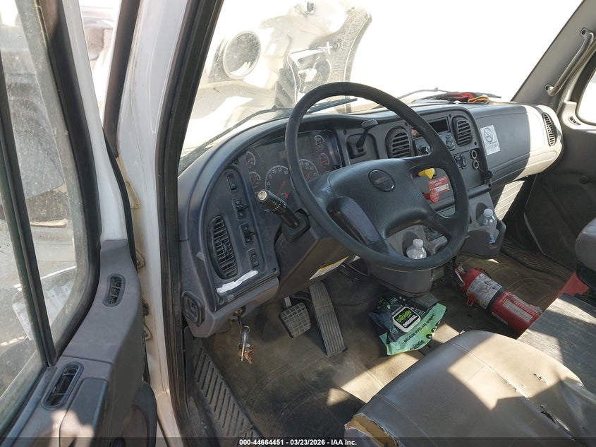 2015 Freightliner M2 106 VIN 3ALKCYCY7FDGL1688 IAAI salvage auction — SIDE, Clear (Indiana), sold $25 on 2026-07-29 (photo 7)