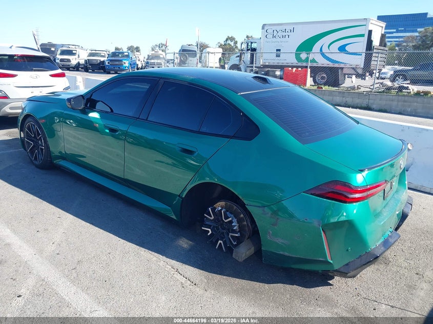 2026 BMW M5 VIN WBS83FK07TCV57980 IAAI salvage auction — LEFT & RIGHT, Salvage Title, sold $30,250 on 2026-07-27 (photo 3)
