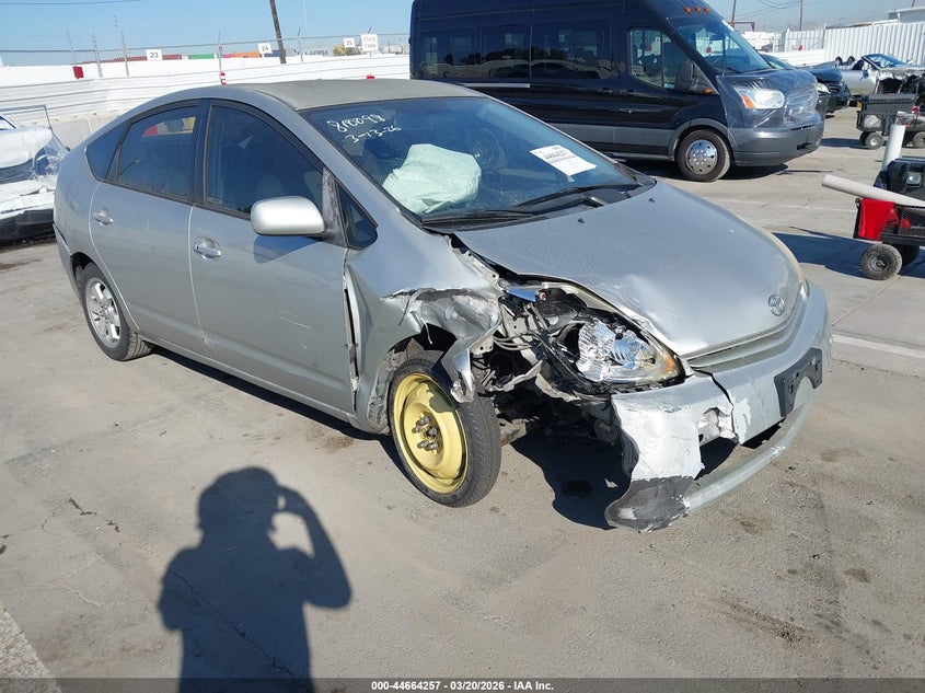 2005 Toyota Prius VIN JTDKB20U653019370 IAAI salvage auction — FRONT & REAR, Salvage (California), sold $300 on 2026-07-15 (photo 1)