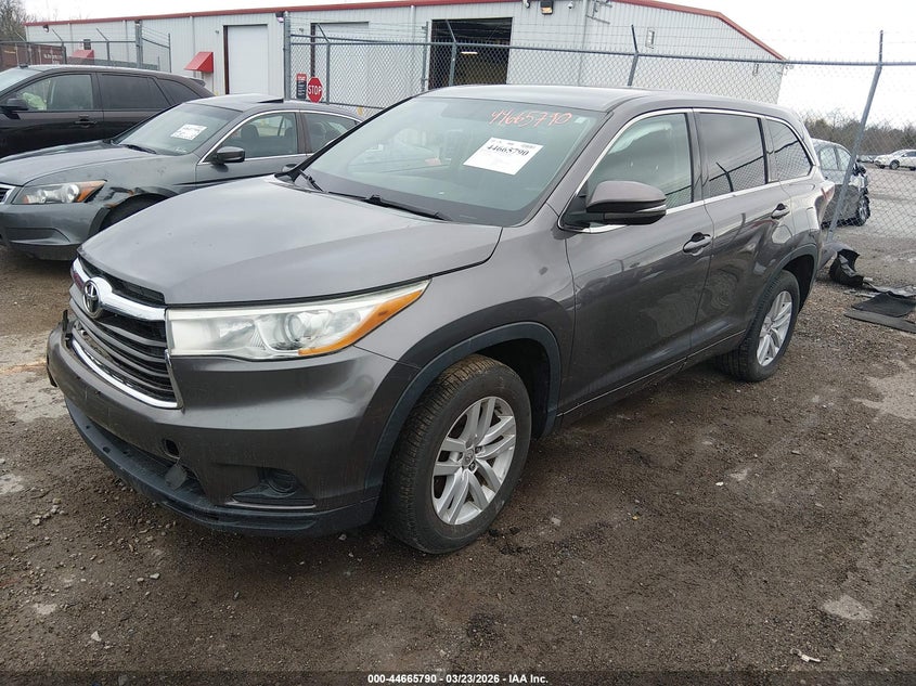 2014 Toyota Highlander VIN 5TDZARFH0ES008609 IAAI salvage auction — RIGHT FRONT, Salvage Title, sold $3,575 on 2026-07-13 (photo 2)