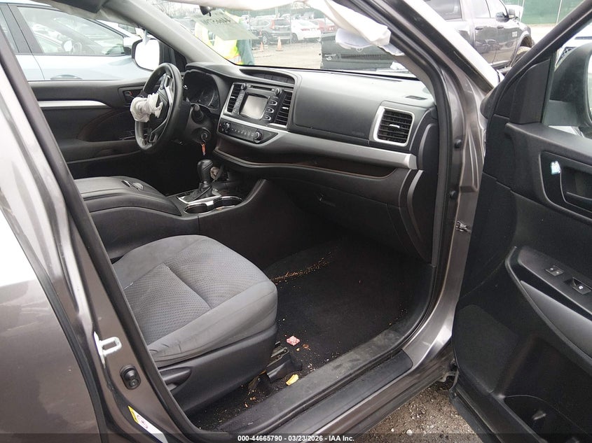 2014 Toyota Highlander VIN 5TDZARFH0ES008609 IAAI salvage auction — RIGHT FRONT, Salvage Title, sold $3,575 on 2026-07-13 (photo 5)