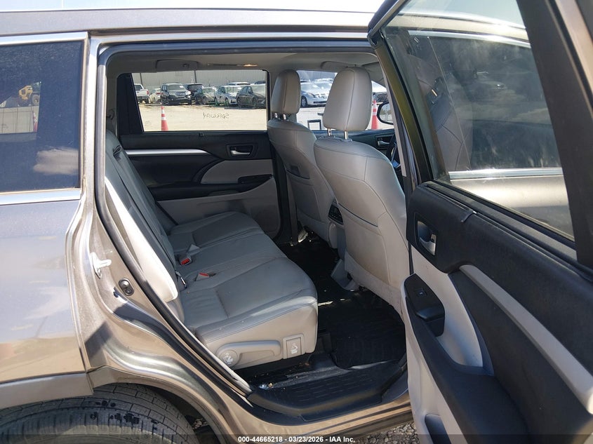 2016 Toyota Highlander VIN 5TDKKRFH7GS164714 IAAI salvage auction — FRONT END, Wait Title, sold $7,000 on 2026-07-07 (photo 8)