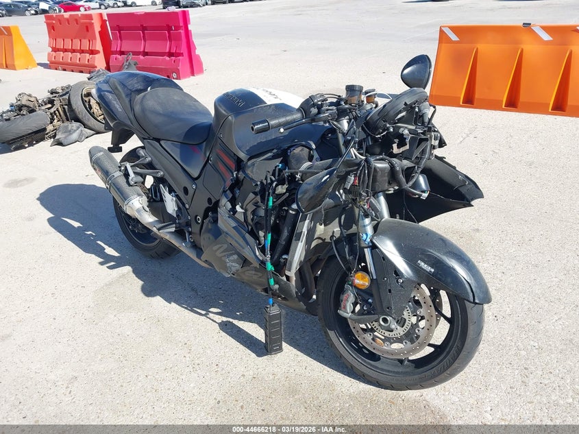 2023 Kawasaki Zx VIN JKBZXNJ18PA017825 IAAI salvage auction — FRONT END, Original (Texas), sold $825 on 2026-07-29 (photo 1)