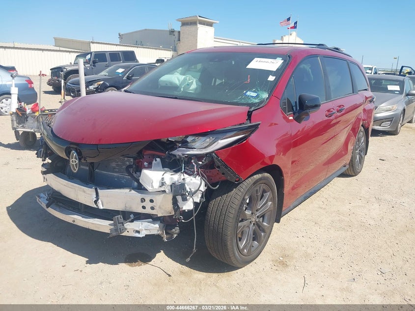 2026 Toyota Sienna VIN 5TDXRKEC7TS298924 IAAI salvage auction — FRONT END, Salvage Title, sold $13,300 on 2026-07-29 (photo 2)