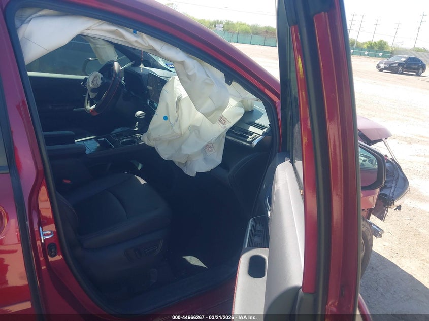 2026 Toyota Sienna VIN 5TDXRKEC7TS298924 IAAI salvage auction — FRONT END, Salvage Title, sold $13,300 on 2026-07-29 (photo 5)