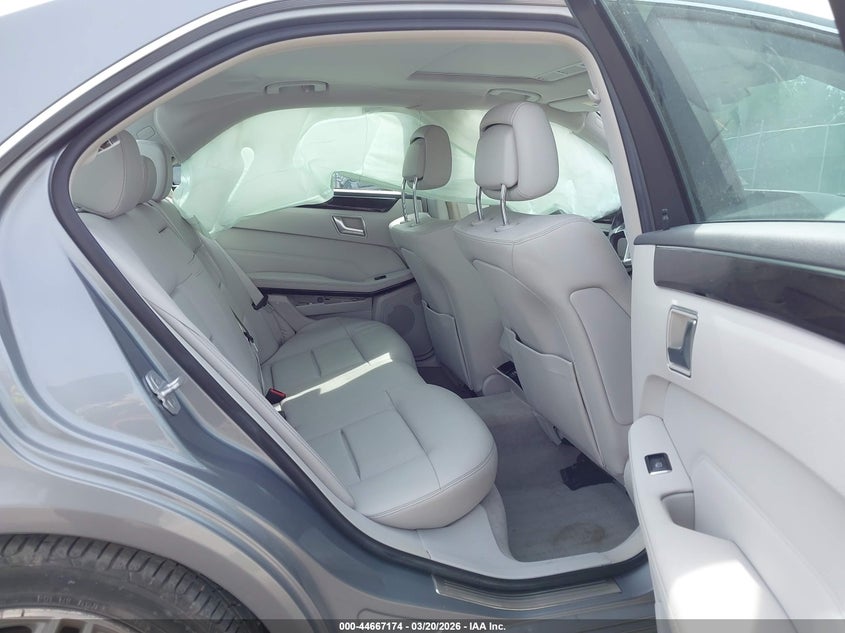 2014 Mercedes-benz E-klasse VIN WDDHF8JB5EA843408 IAAI salvage auction — ALL OVER, Salvage Title, sold $1,225 on 2026-07-27 (photo 8)