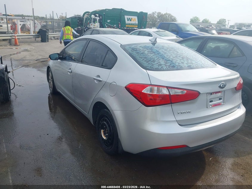 2016 Kia Forte VIN KNAFX4A68G5564392 IAAI salvage auction — THEFT, Clear (South Carolina), sold $1,800 on 2026-07-13 (photo 3)