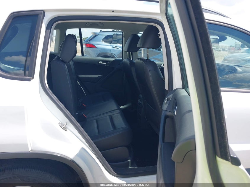 2016 Volkswagen Tiguan VIN WVGAV7AX2GW583569 IAAI salvage auction — RIGHT FRONT, Salvage (Texas), sold $750 on 2026-07-29 (photo 8)